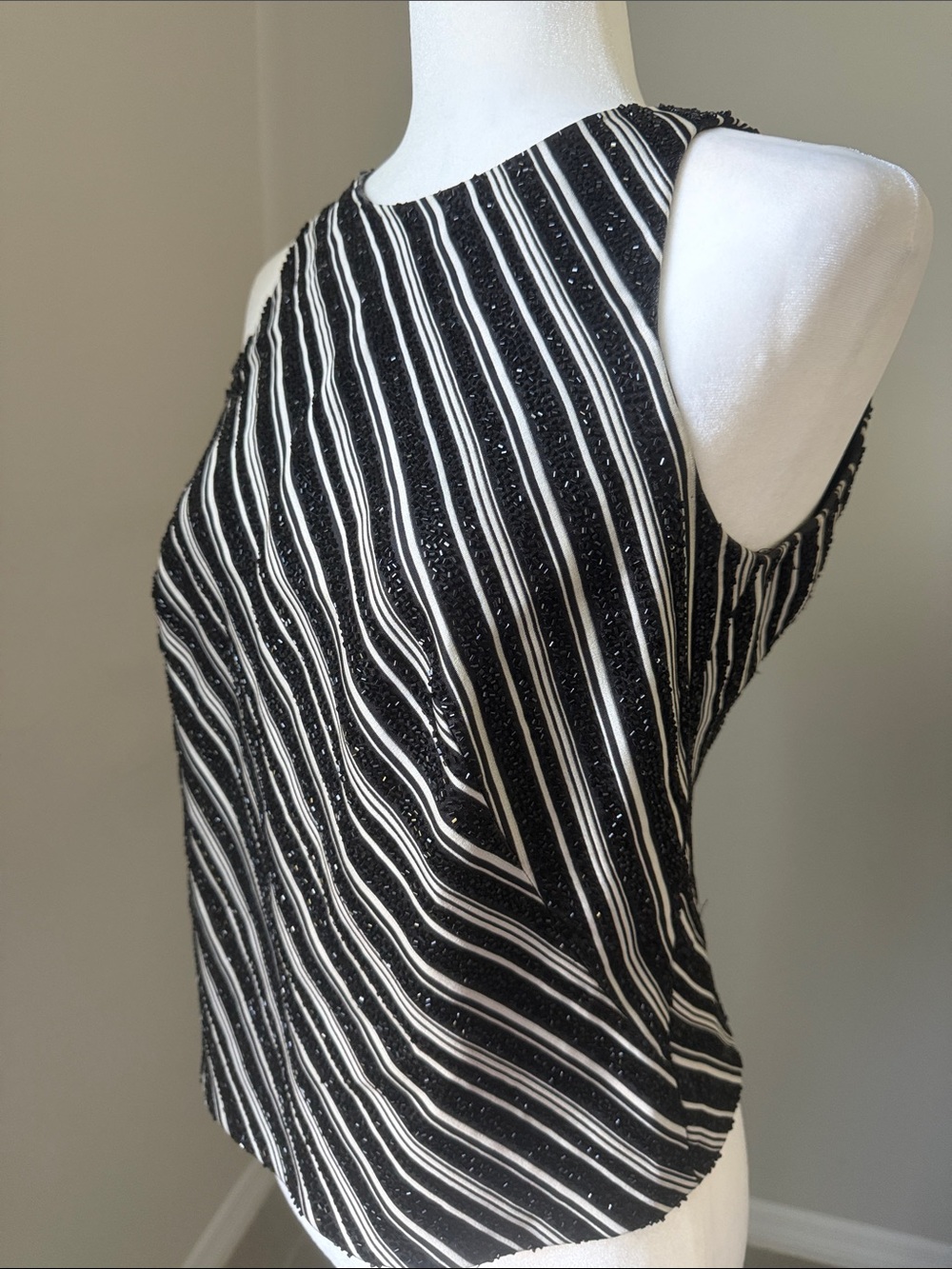 CARMEN MARC VALVO SIGNATURE Striped Beaded Silk Top Blouse Womens Size 8 - Picture 2 of 13